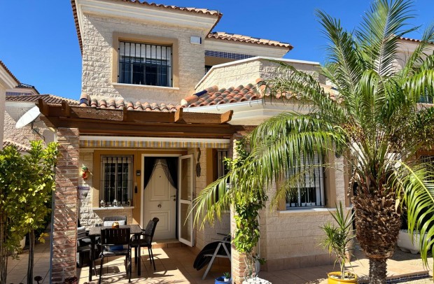 For sale: 2 bedroom house / villa in Guardamar del Segura, Costa Blanca