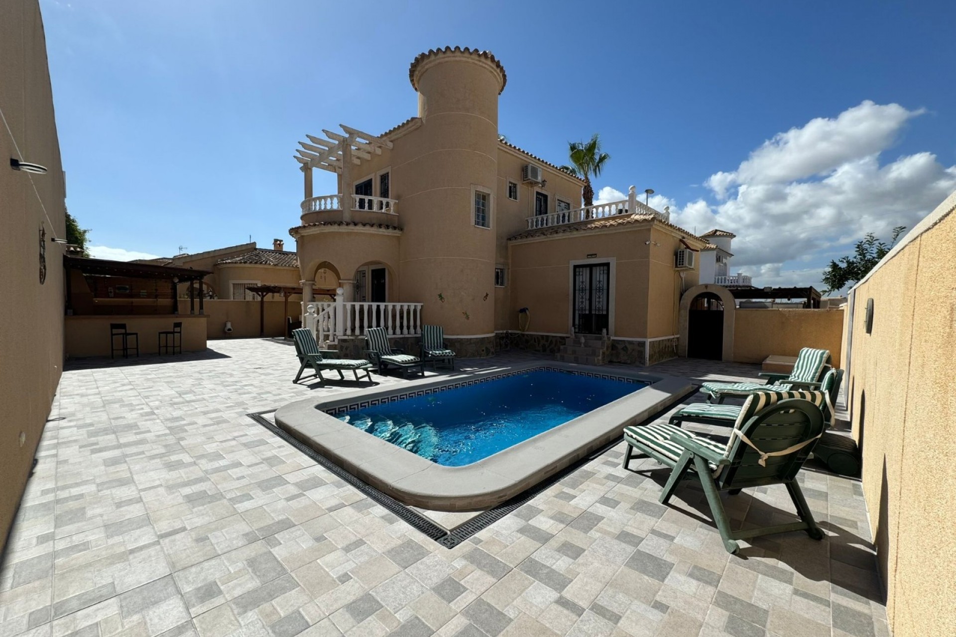 Detached Villa in Benijofar Resale Costa Blanca South