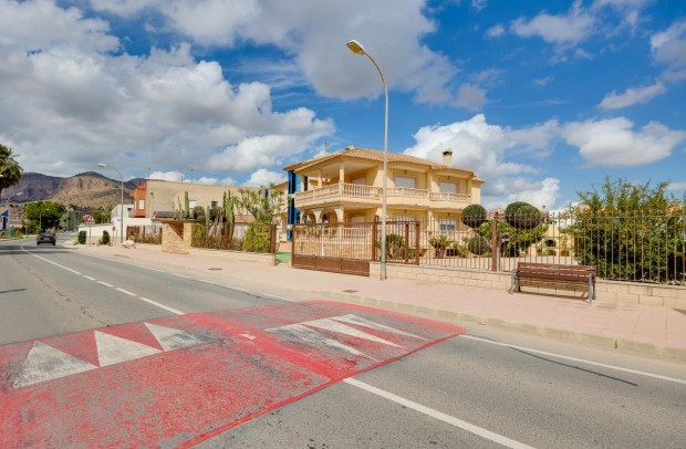 Revente - Detached House / Villa - Orihuela - Hurchillo