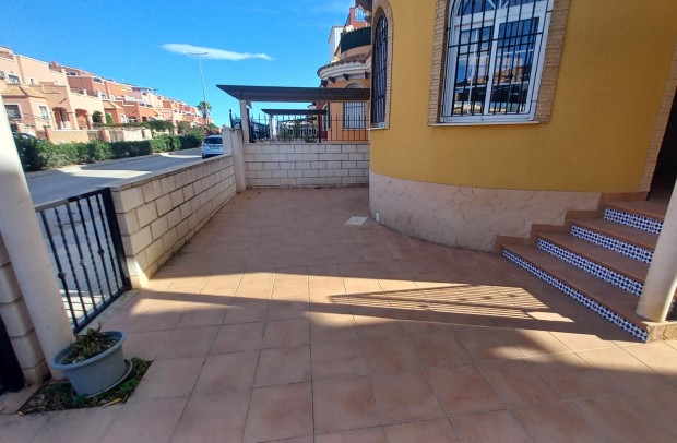 Revente - Detached House / Villa - Los Montesinos - La Herada