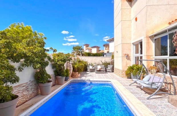 Resale - Detached House / Villa - Orihuela Costa - La Zenia