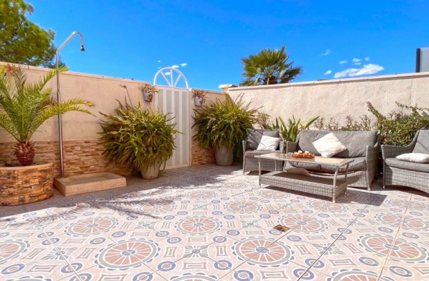 Resale - Detached House / Villa - Orihuela Costa - La Zenia