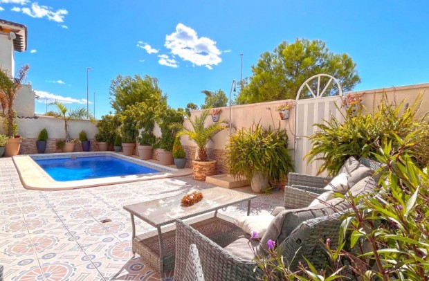 Resale - Detached House / Villa - Orihuela Costa - La Zenia