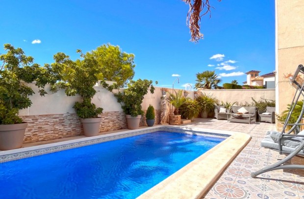 Revente - Detached House / Villa - Orihuela Costa - La Zenia