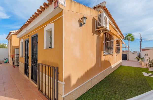 Reventa - Detached House / Villa - Ciudad Quesada