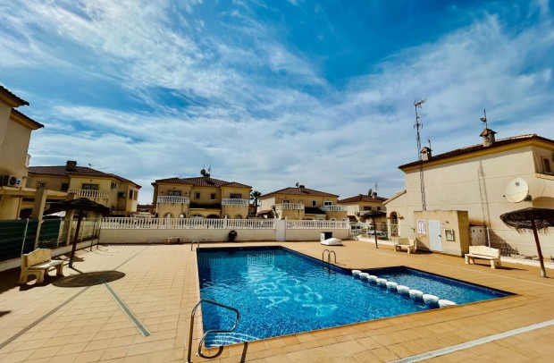 Resale - Single Family Home - Torrevieja - Sector 25