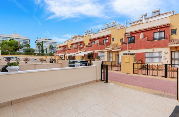 Resale - Apartment - Orihuela Costa - Los Dolses