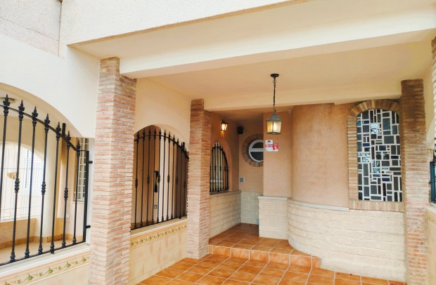 Resale - Bungalow - Orihuela Costa - Mil Palmeras