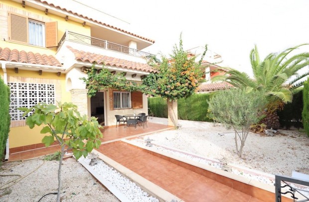 Resale - Town house - Orihuela Costa - Punta Prima