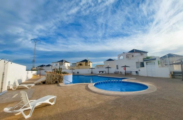 Resale - Detached House / Villa - Torrevieja - Los Balcones