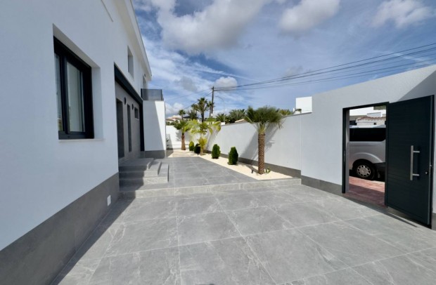 Reventa - Detached House / Villa - Ciudad Quesada