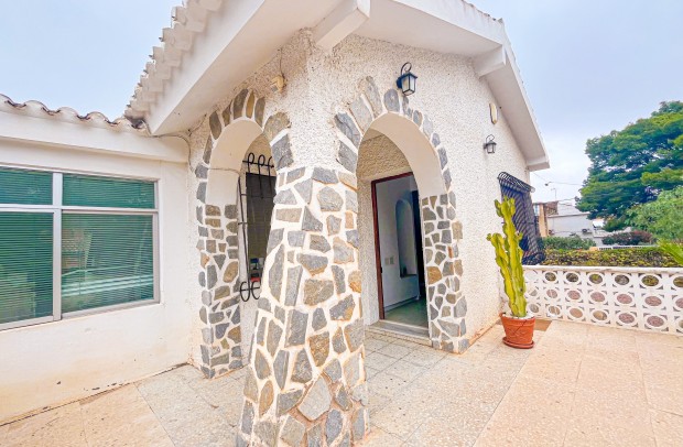 Resale - Detached House / Villa - Torrevieja - Los Balcones - Los Altos del Edén