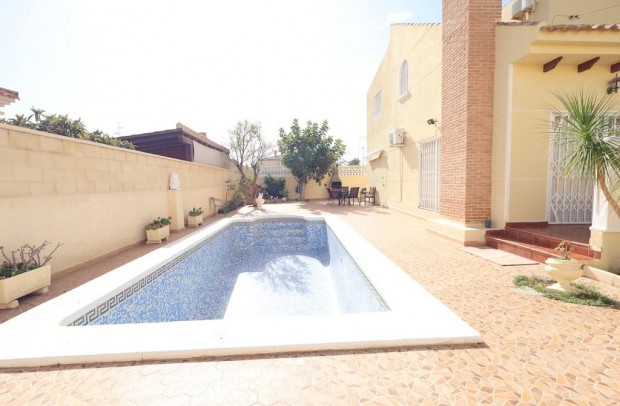 Resale - Detached House / Villa - Orihuela Costa - Playa Flamenca