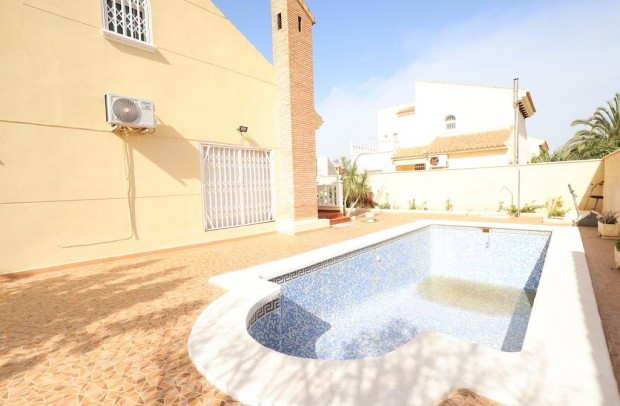 Resale - Detached House / Villa - Orihuela Costa - Playa Flamenca