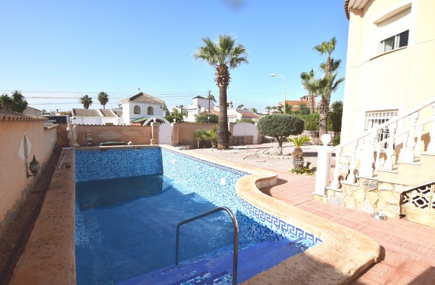 Revente - Detached House / Villa - Ciudad Quesada