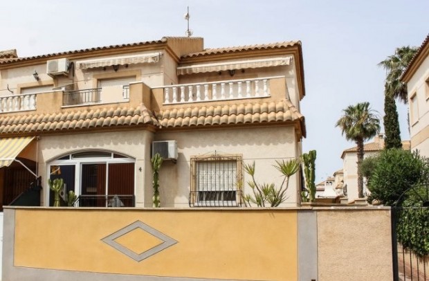 For sale: 2 bedroom apartment / flat in Torrevieja, Costa Blanca