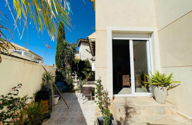 Resale - Detached House / Villa - Orihuela Costa - Playa Flamenca