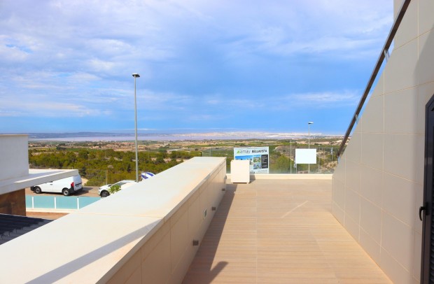 Resale - Detached House / Villa - San Miguel de Salinas - Urbanizaciones