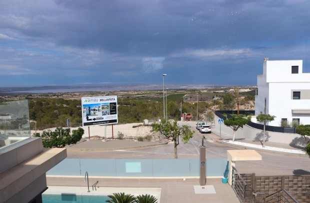 Resale - Detached House / Villa - San Miguel de Salinas - Urbanizaciones