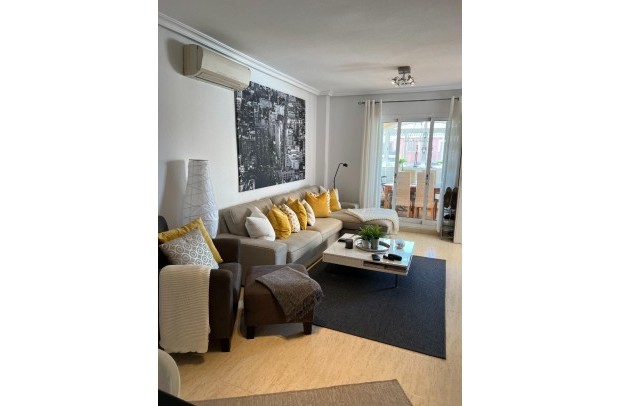 Resale - Apartment - Punta Prima