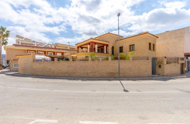 Resale - Detached House / Villa - Orihuela - La Aparecida