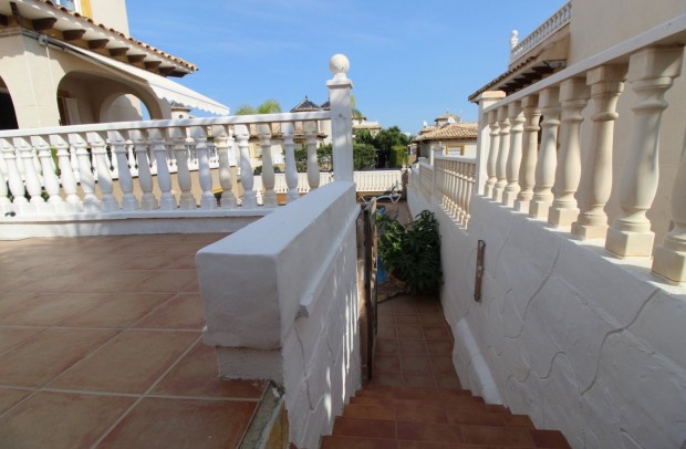 Revente - Detached House / Villa - Orihuela Costa - La Zenia