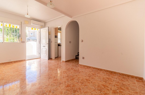 Resale - Town house - Torrevieja - Aguas Nuevas