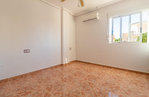 Resale - Town house - Torrevieja - Aguas Nuevas