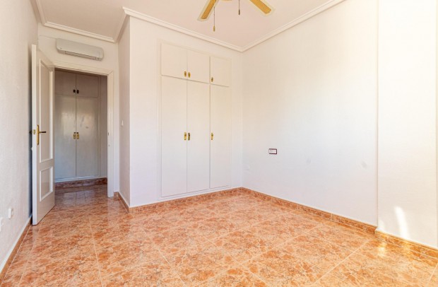 Resale - Town house - Torrevieja - Aguas Nuevas