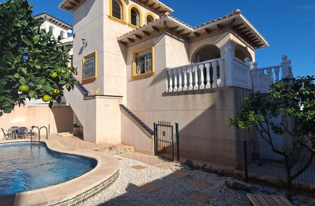 Resale - Detached House / Villa - La Zenia