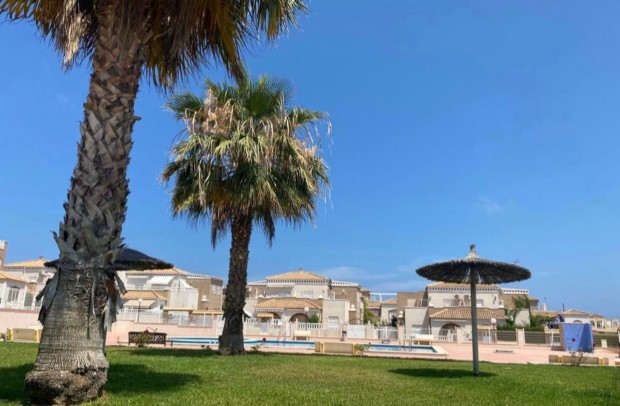 Resale - Town house - Torrevieja - Nueva Torrevieja