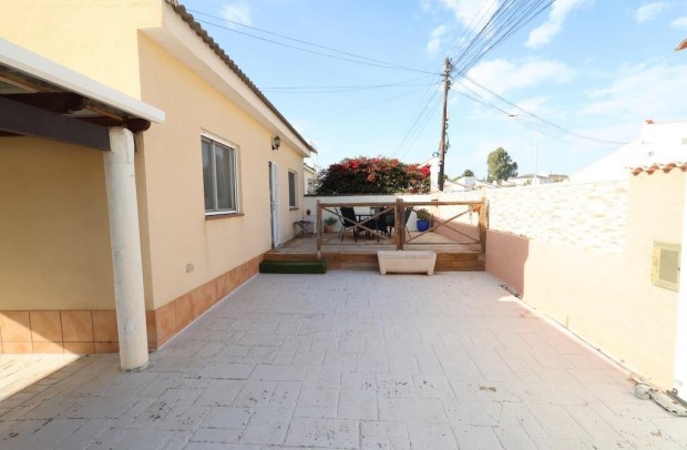 Revente - Detached House / Villa - Torrevieja - La Siesta - El Salado - Torreta