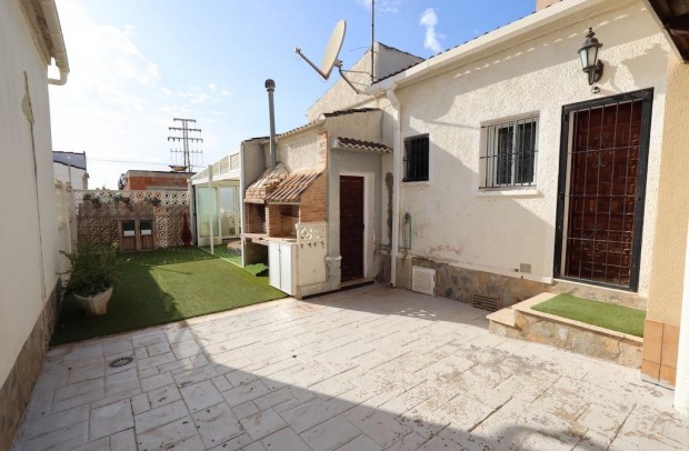 Revente - Detached House / Villa - Torrevieja - La Siesta - El Salado - Torreta