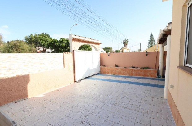 Revente - Detached House / Villa - Torrevieja - La Siesta - El Salado - Torreta