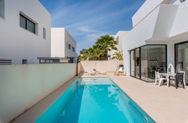 Revente - Detached House / Villa - Ciudad Quesada