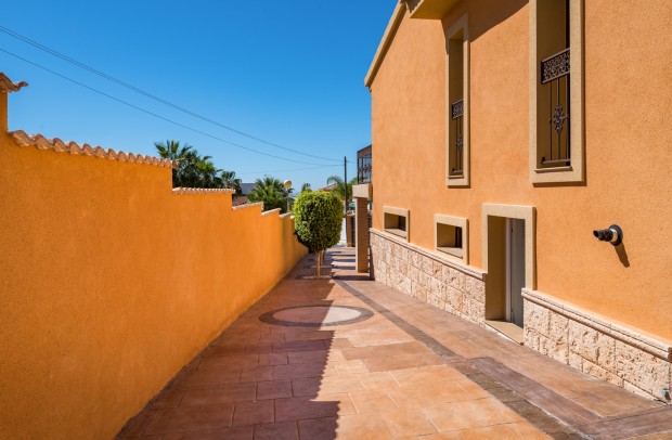 Revente - Detached House / Villa - Ciudad Quesada