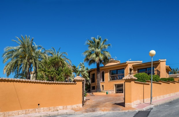 Revente - Detached House / Villa - Ciudad Quesada