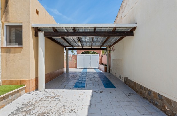 Reventa - Detached House / Villa - Torrevieja