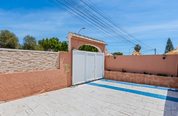 Reventa - Detached House / Villa - Torrevieja