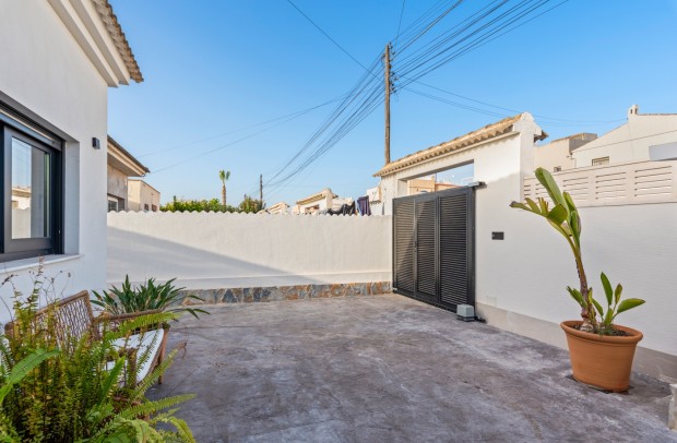 Revente - Detached House / Villa - Torrevieja - El Chaparral