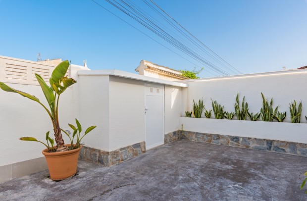 Revente - Detached House / Villa - Torrevieja - El Chaparral