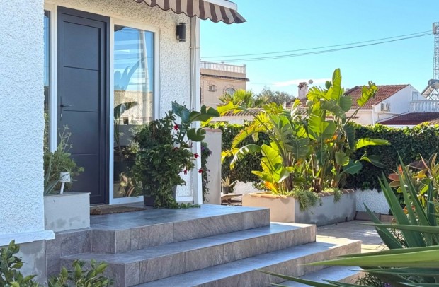 Reventa - Detached House / Villa - Torrevieja - La Siesta - El Salado -  Torreta