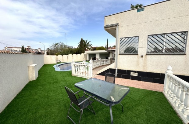 Revente - Detached House / Villa - Ciudad Quesada