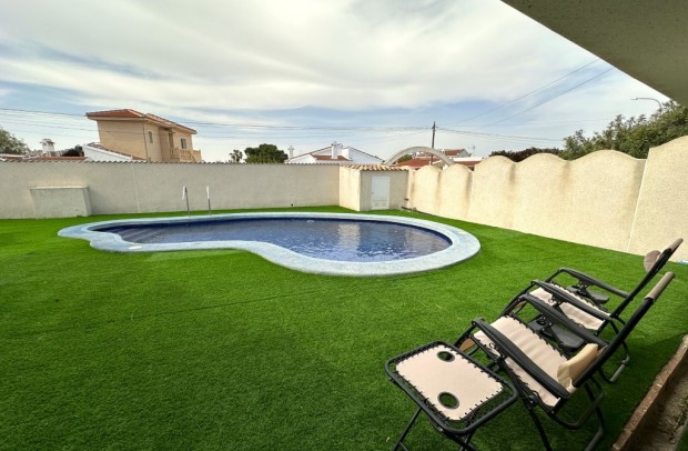 Revente - Detached House / Villa - Ciudad Quesada