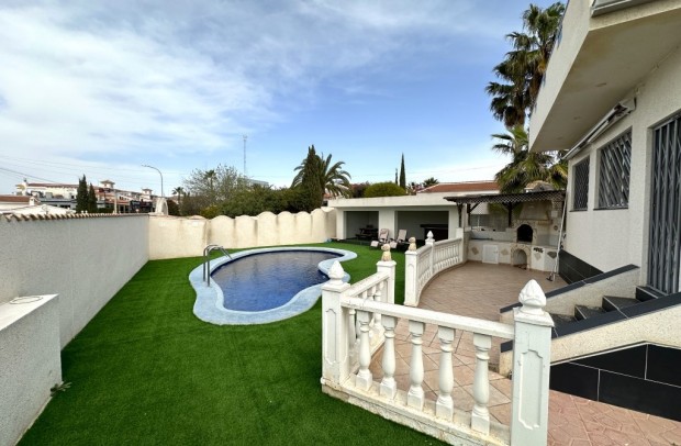 Revente - Detached House / Villa - Ciudad Quesada