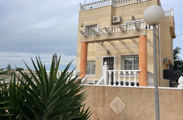 Resale - Detached House / Villa - Ciudad Quesada