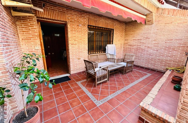 Revente - Detached House / Villa - Torrevieja - Playa de los Locos