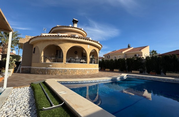 Revente - Detached House / Villa - Benijófar - Monte Azul