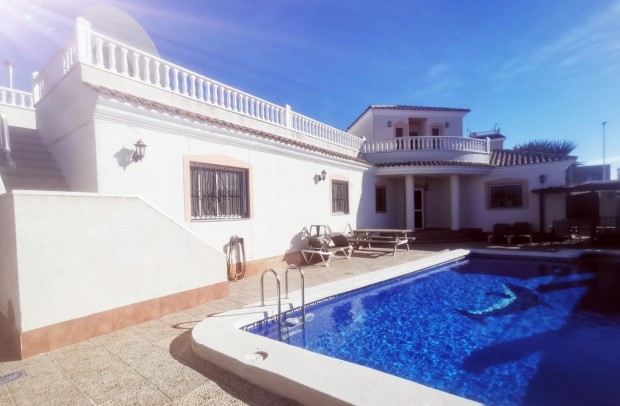 Revente - Detached House / Villa - Los Alcazares - Town