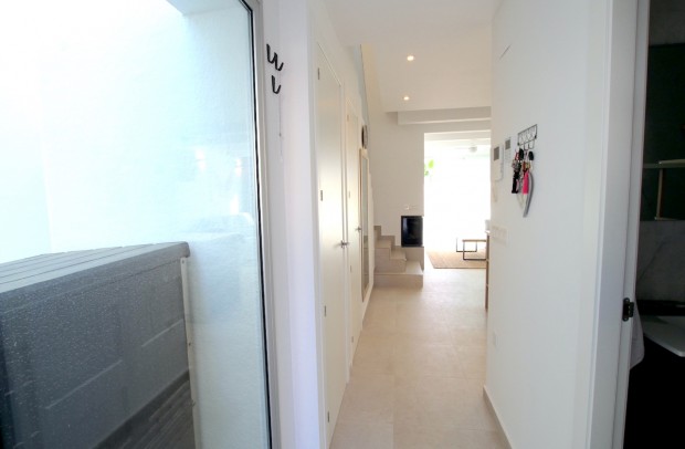 Revente - Detached House / Villa - La Marina